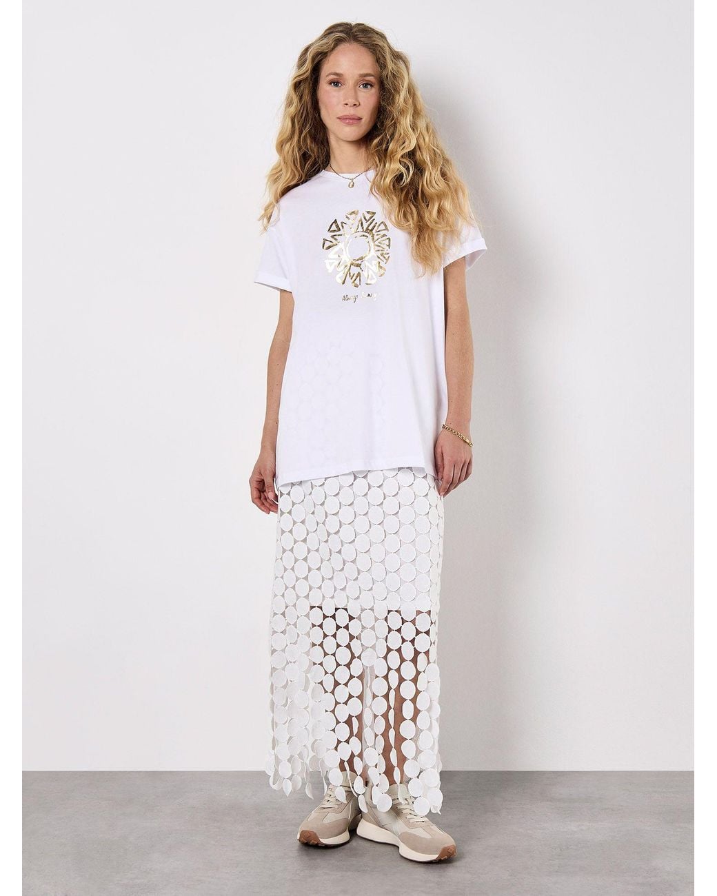 Apricot White Guipure Circle Lace Fringe Maxi Skirt