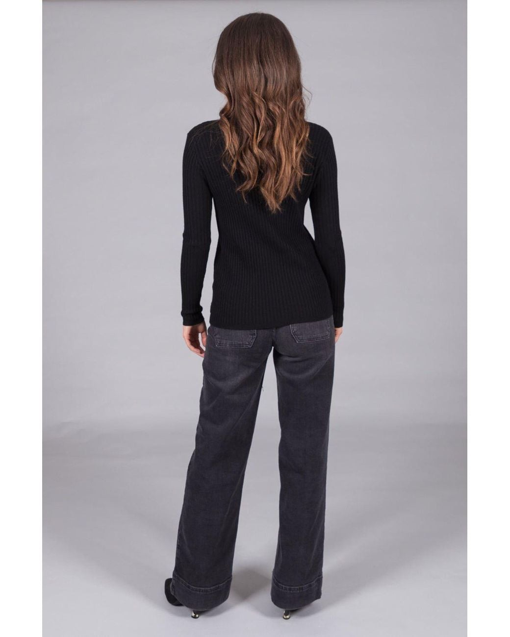Solo Black Ribbed V-Neck Jumper