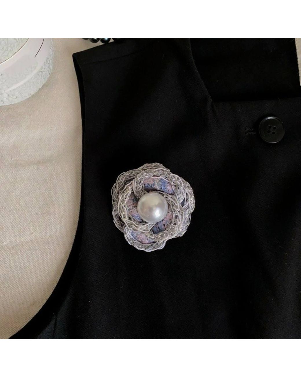 Peach Accessories Black Mesh Floral Brooch With Faux Pearl