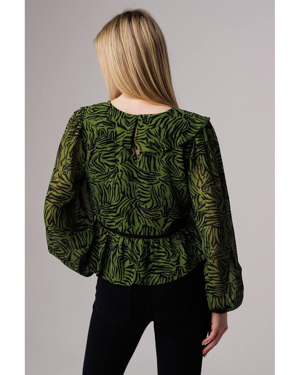 Influence Green Animal Print Ruffle V-Neck Long Balloon Sleeve Blouse
