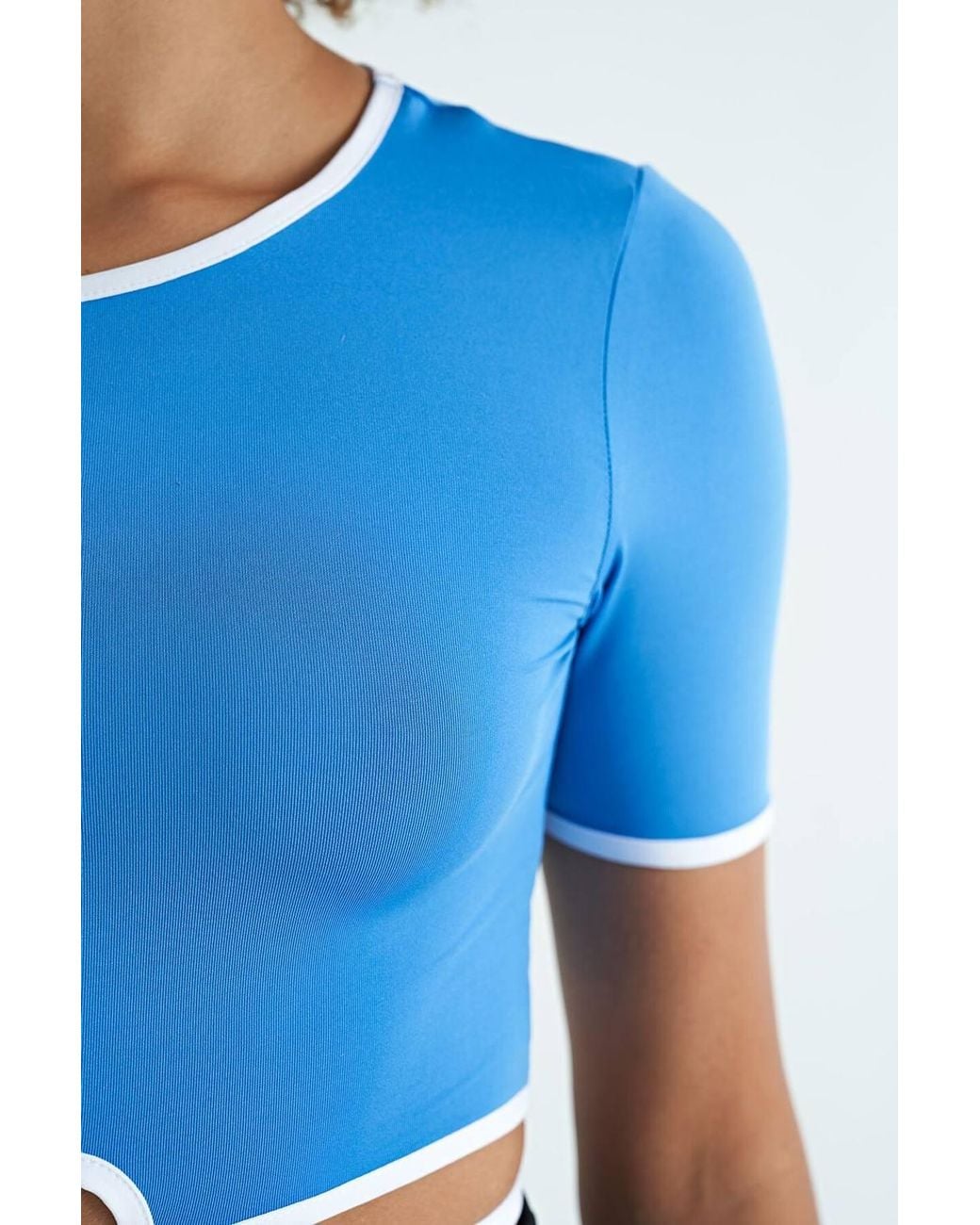 TOMMY LIFE Blue Elastic Crop T-Shirt With Crew Neck
