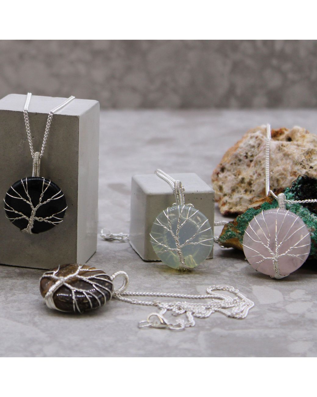 KDMD Black Tree Of Life Gemstone Necklace