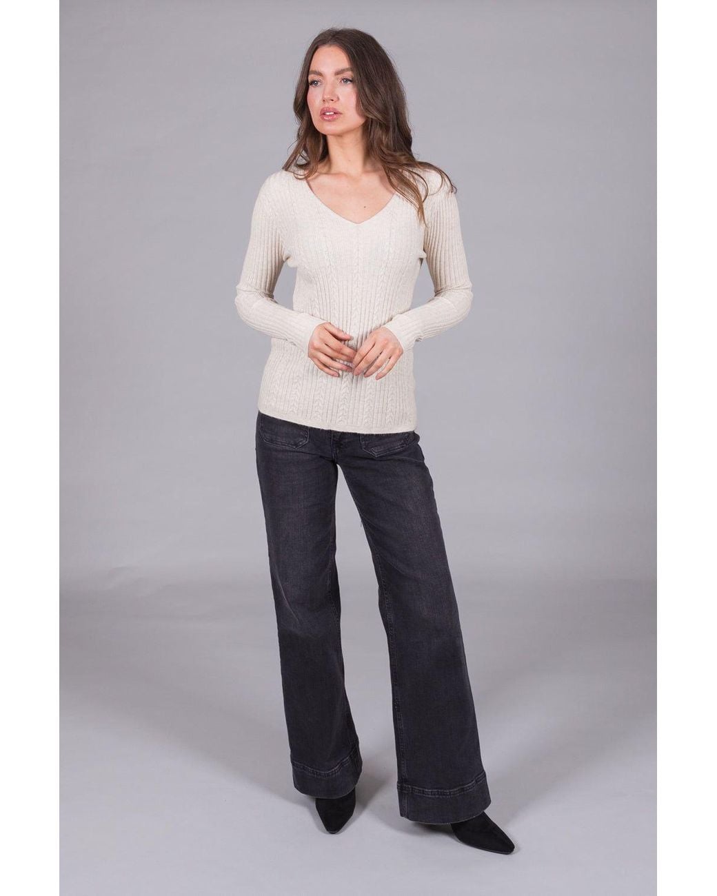Solo Gray Ribbed V-Neck Jumper