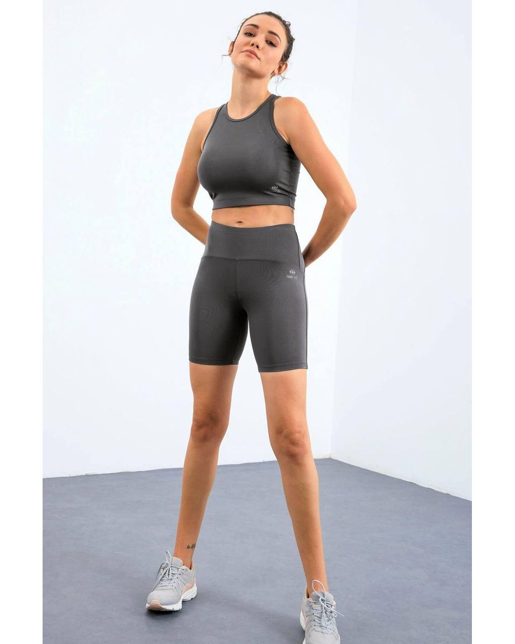 TOMMY LIFE Multicolor Sleeveless Crew Neck Active Set With Cycling Shorts
