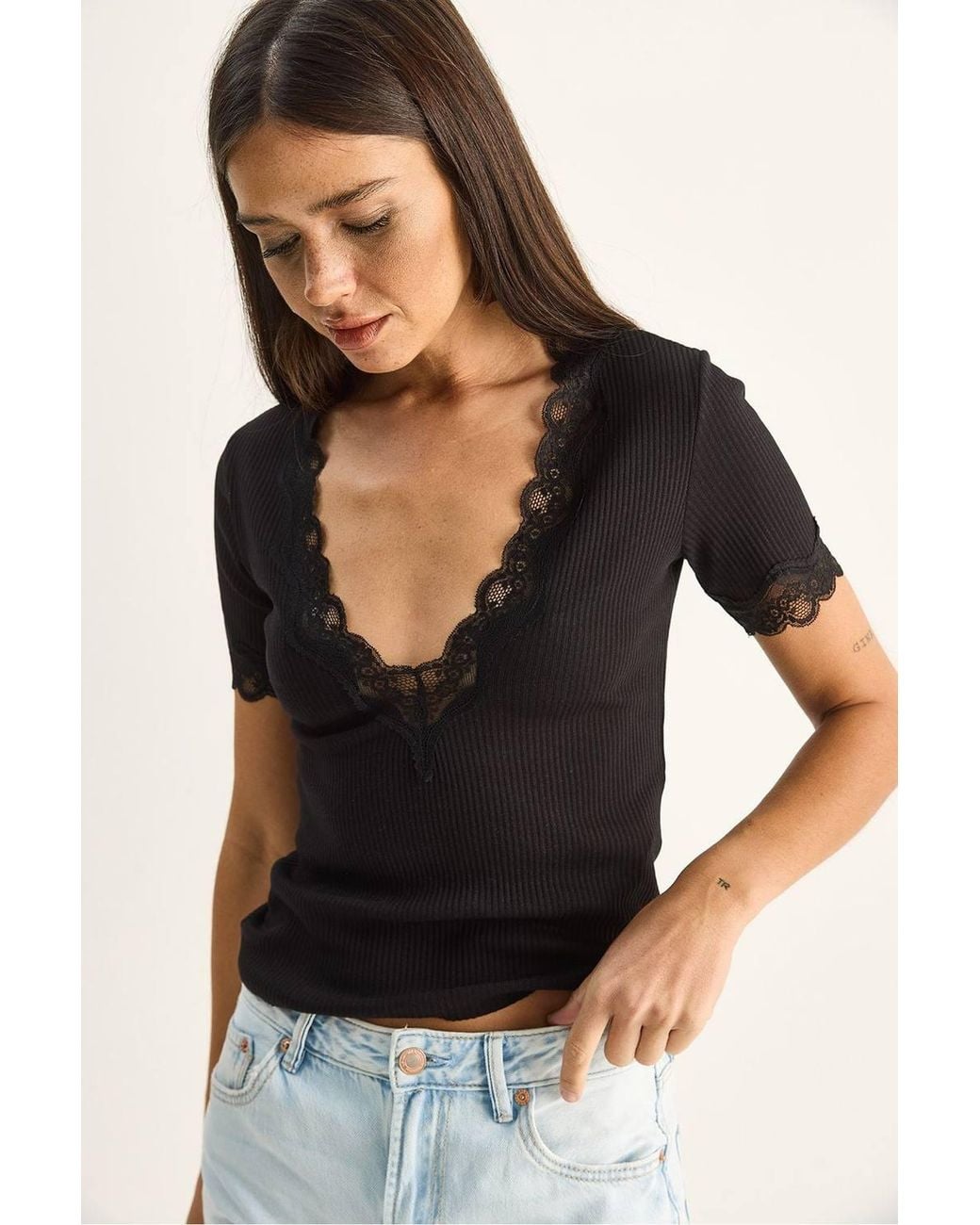 Bianco Lucci Black Ribbed Lace V-Neck Slim Fit Blouse
