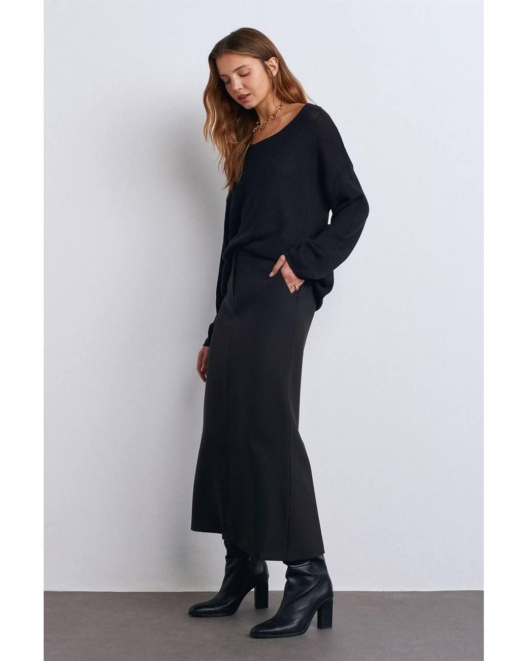 Dilvin Black Ribbed Boat-Neck Knit Sweater