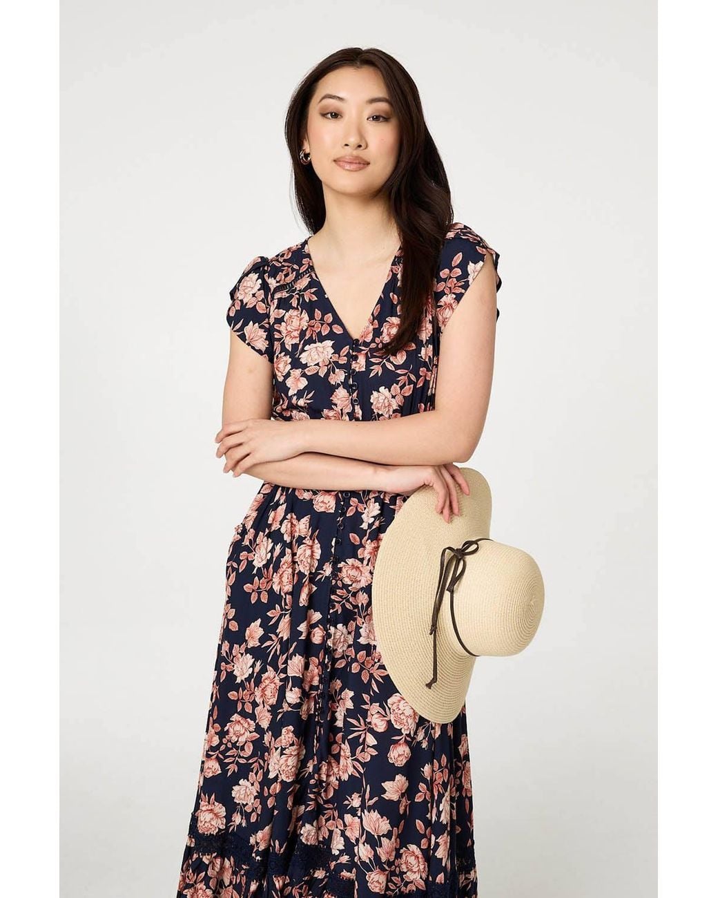 Izabel London White Lace Trim Tiered Cap Sleeve Maxi Dress
