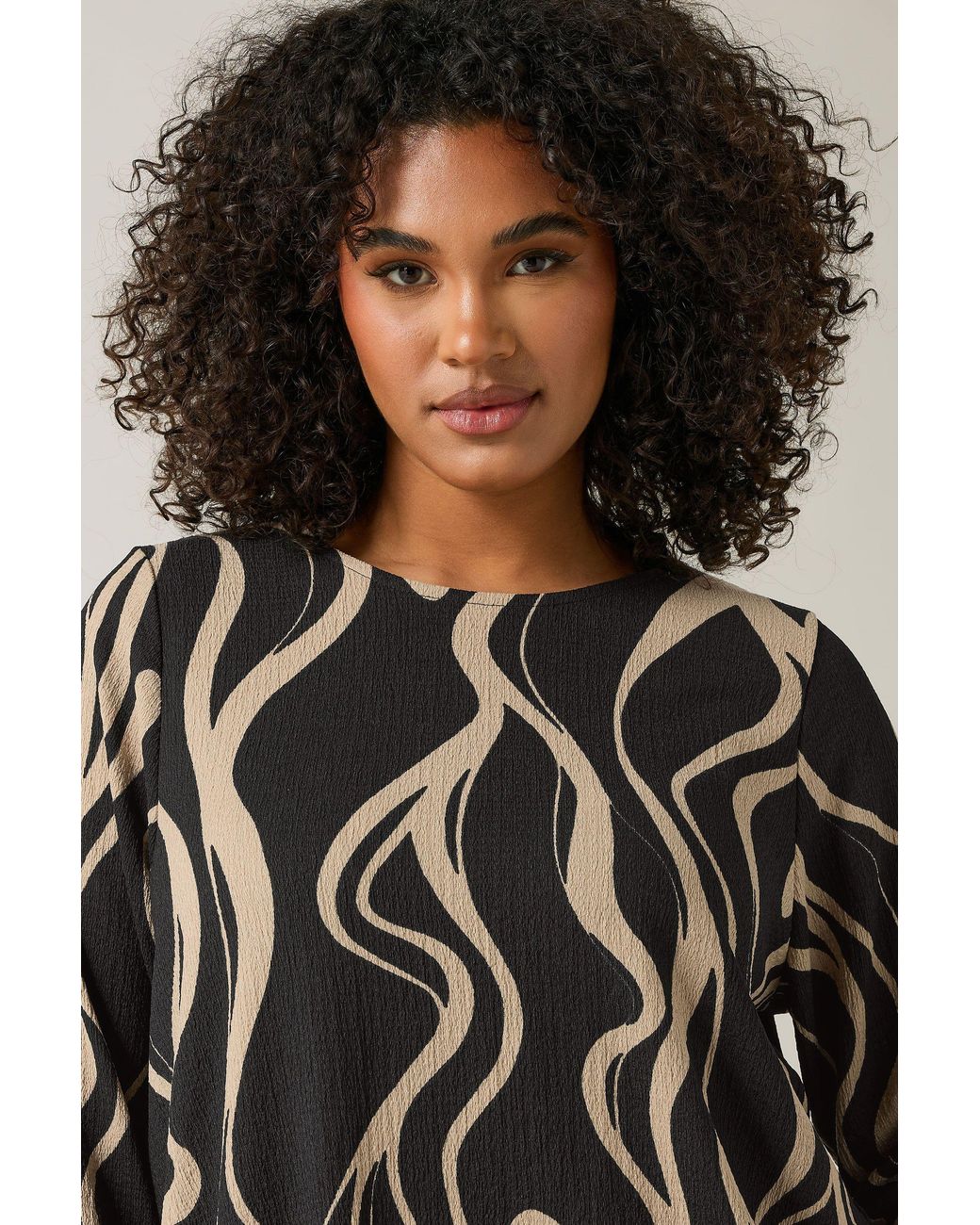 Evans Black Linear Print Top