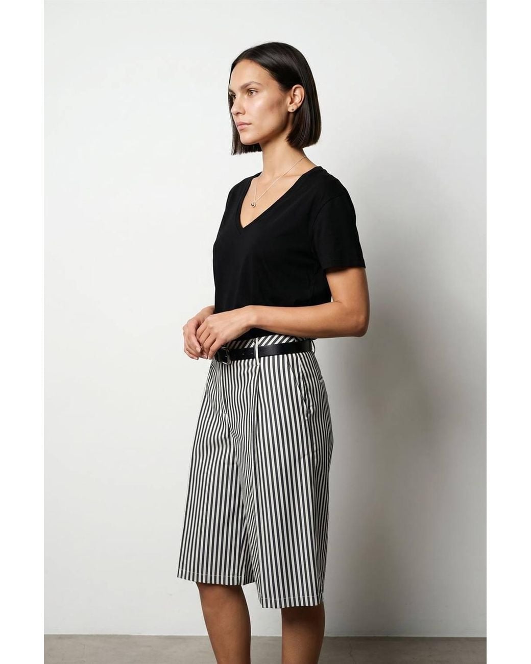Dilvin Black Cotton Tencel V-Neck Short-Sleeve Blouse