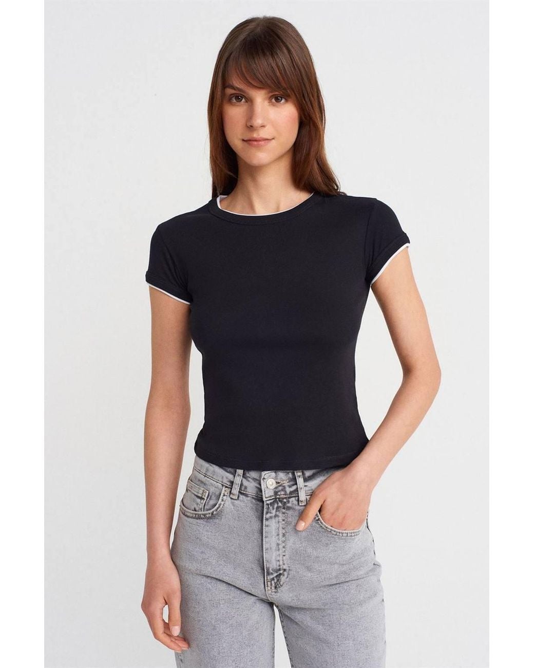 Dilvin Black Slim Fit Cotton Crop T-Shirt