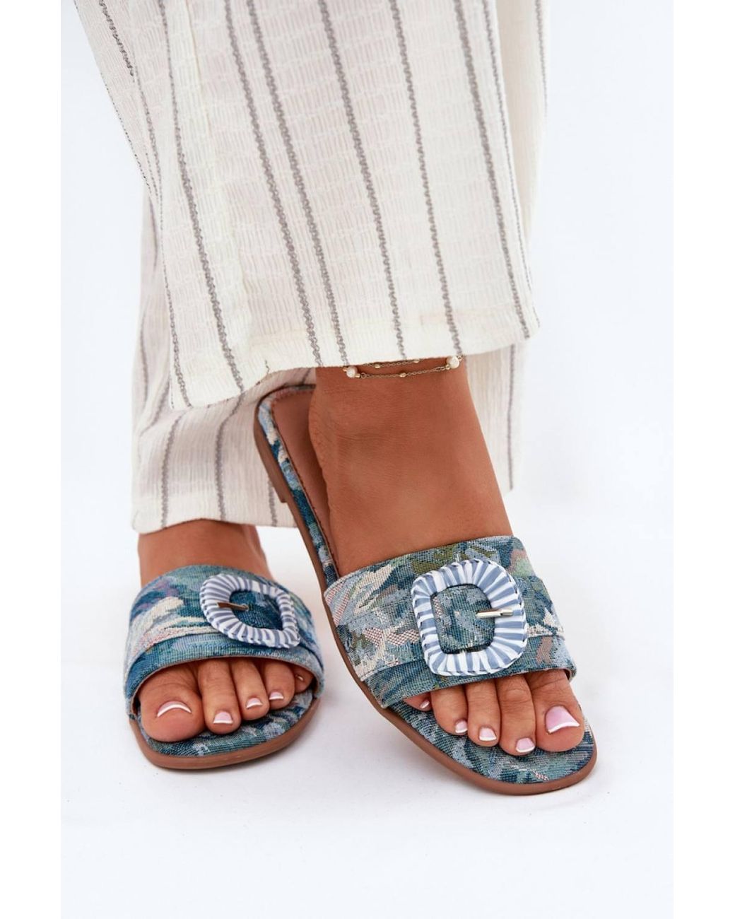 Love Lace White Summer Textile Flat Heel Sandals With Decorative Front Buckle