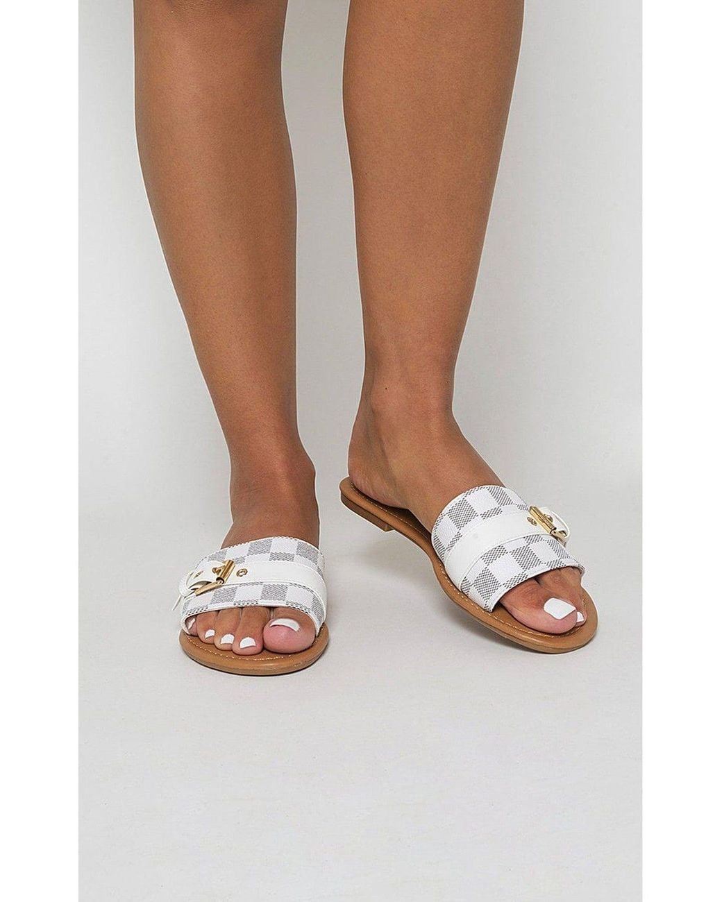 IKRUSH White Ariah Open Toe Flat Sandals With Buckle Fastening