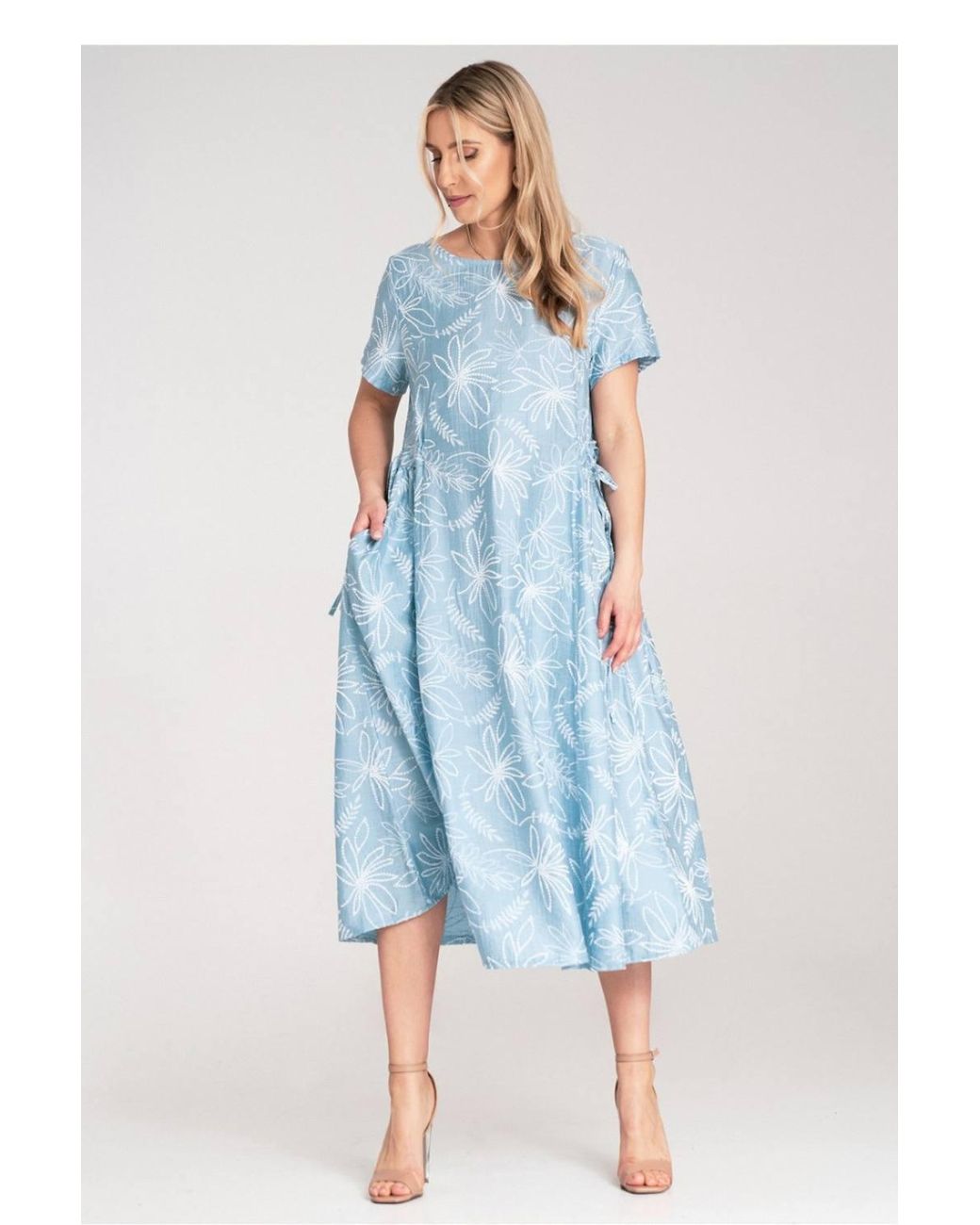 Love Lace Blue Viscose Round Neck Short Sleeve Midi Dress