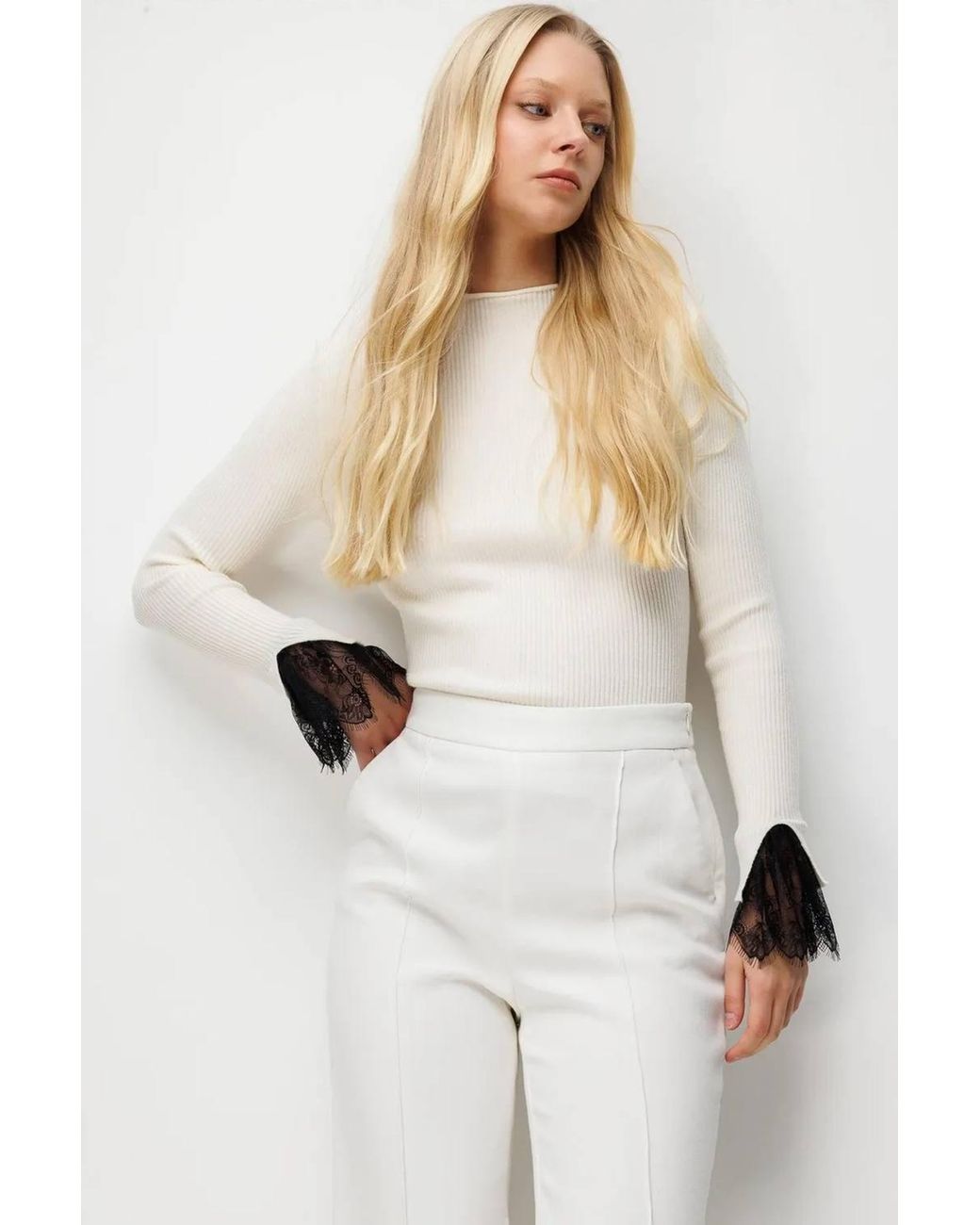 MixRay White Slim Fit Ribbed Knit Sweater With Crew Neck