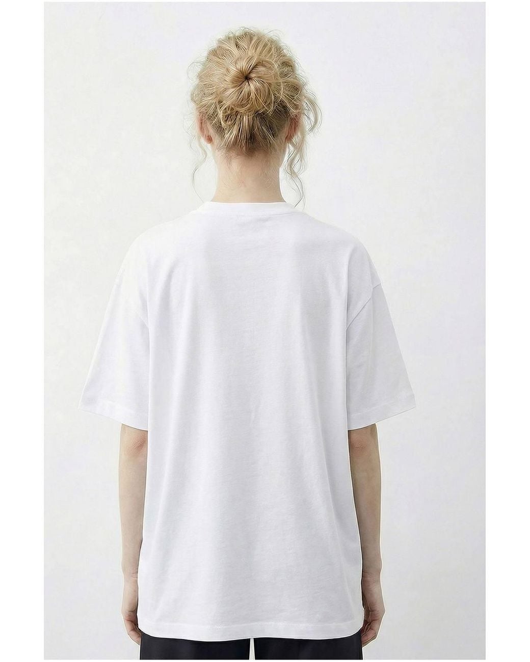 Bianco Lucci White Basic Crew Neck T-Shirt With Accessory Detail