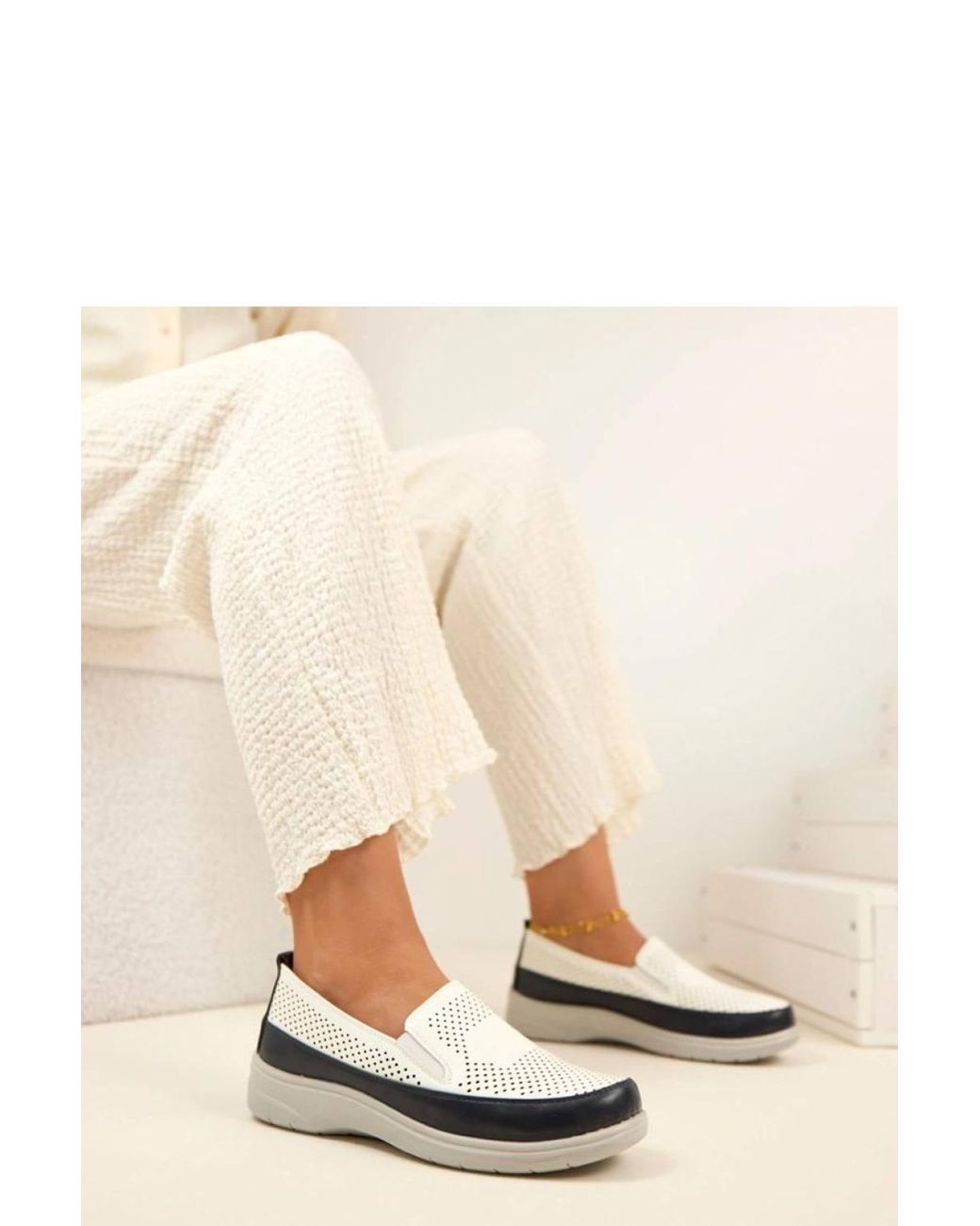 Love Lace Natural Stylish Cut Out Slip On Platform Shoes For Breathable Comfort