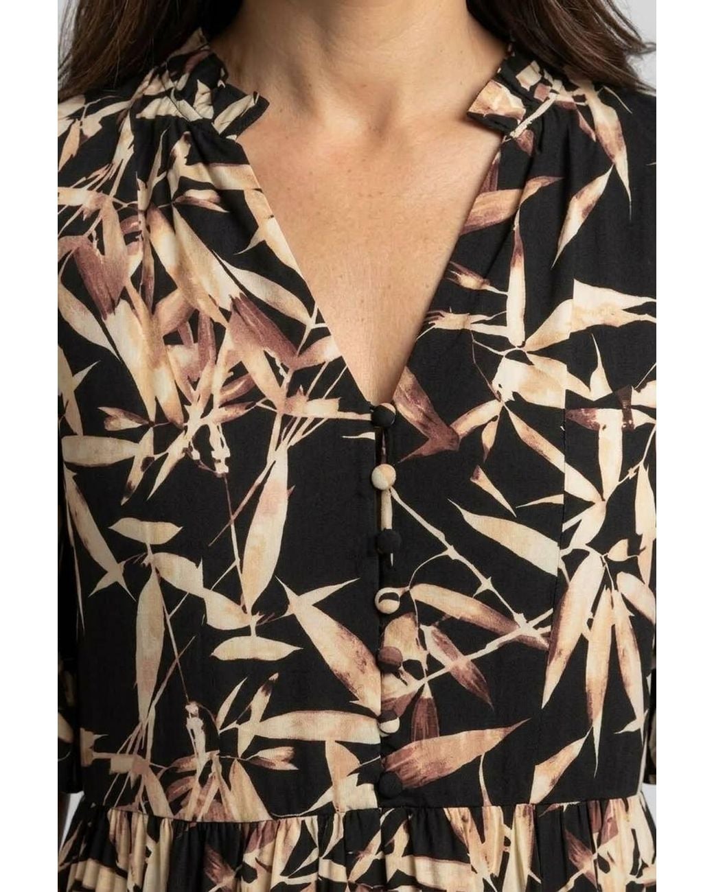 Izabel London Black Leaf Print 1/2 Flared Sleeve Midi Dress