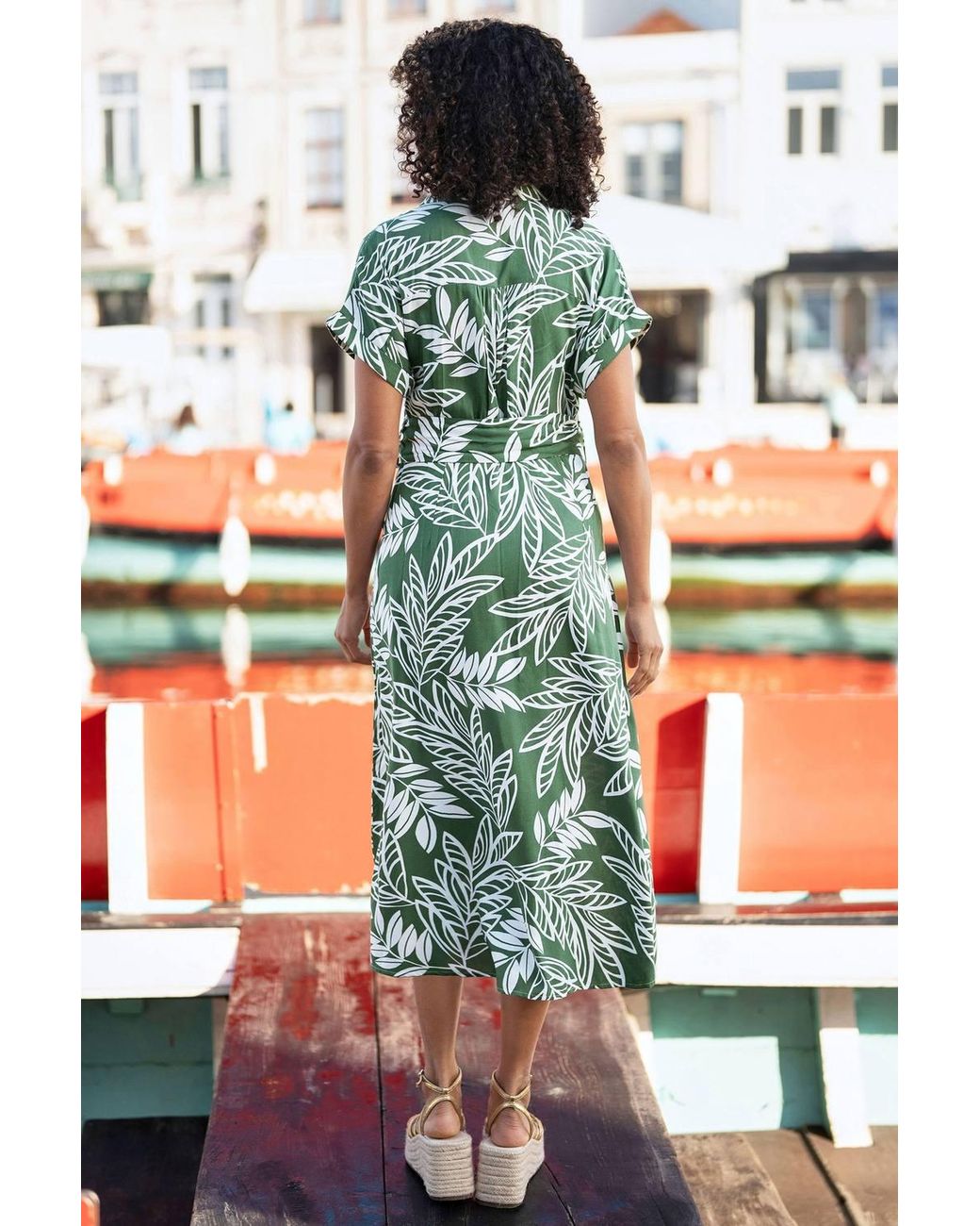 Yumi' Green Leaf Print Viscose Relaxed Midi Shirt Dress