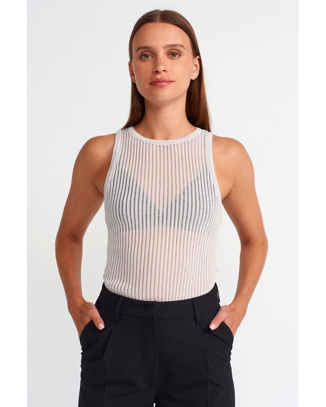 Dilvin White Ribbed Sleeveless Knit Blouse