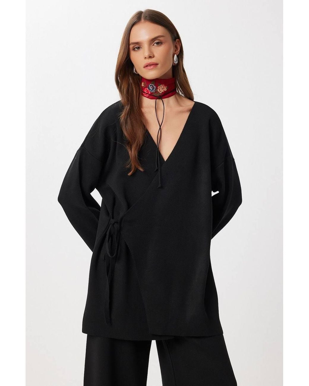Happiness İstanbul Black Oversized Tie Detail V-Neck Knitwear Two-Piece Set