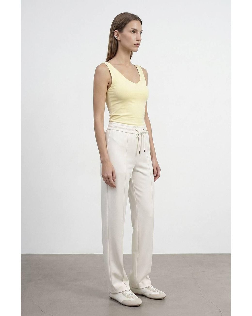 Dilvin White Straight-Leg Crepe Trousers With Drawstring Waist