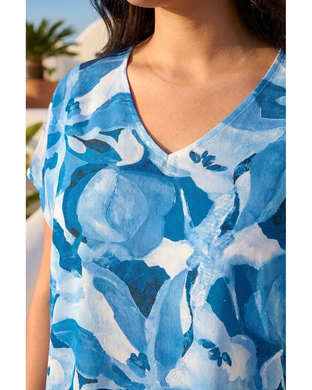 Roman Blue Curve Abstract Print V-Neck Top