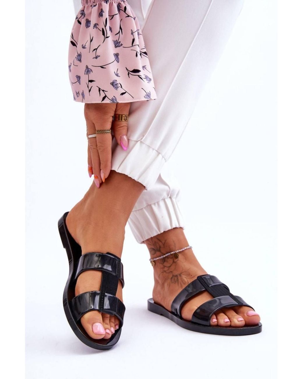 Love Lace Black Zaxy Gum Scented Hypoallergenic Flip Flops