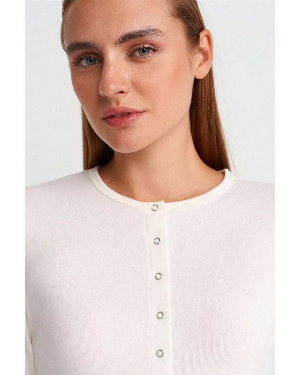 Dilvin White Ribbed Crew Neck Button Cardigan