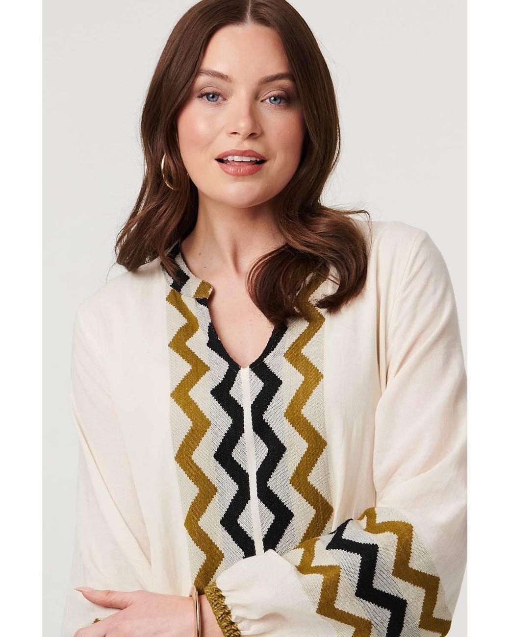 Izabel London White Zigzag Print Long Sleeve Maxi Dress