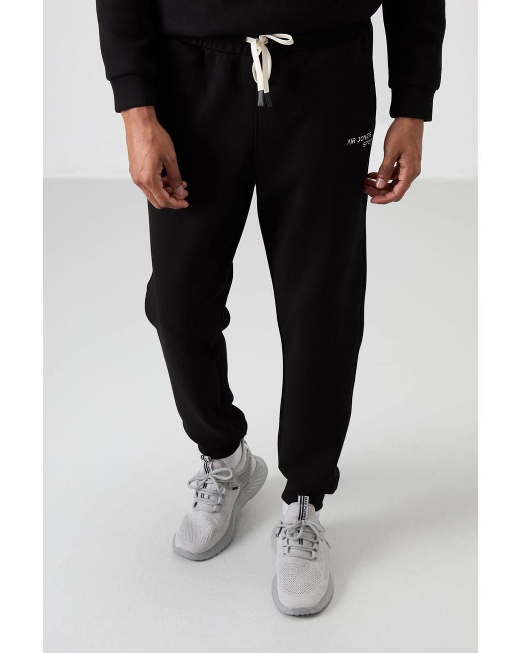 TOMMY LIFE Black Long-Sleeve Sweatshirt & Pants Set for men