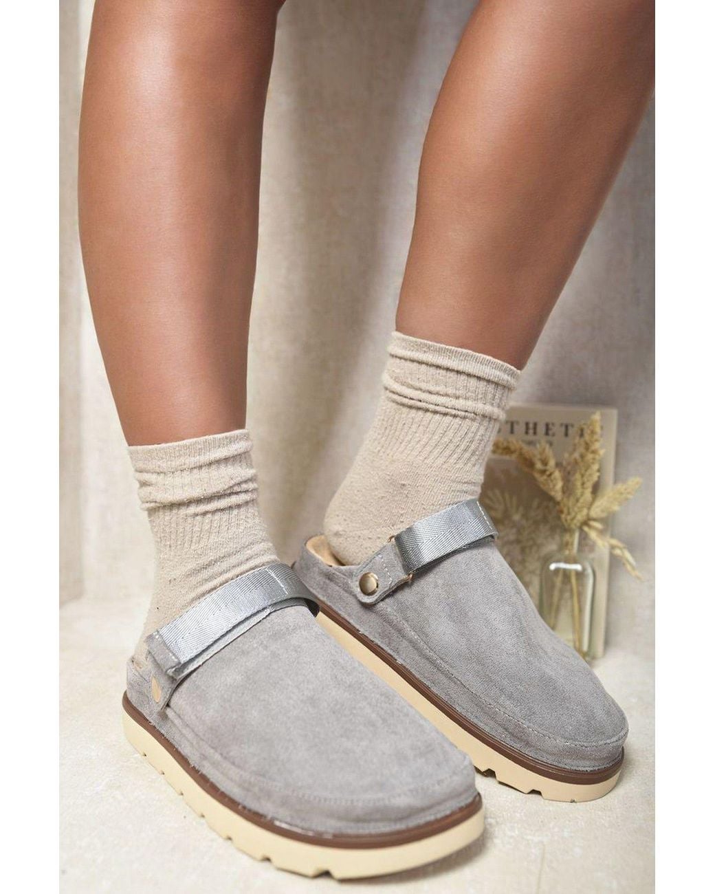 IKRUSH White Rebeca Slingback Closed Toe Clogs With Block Heel