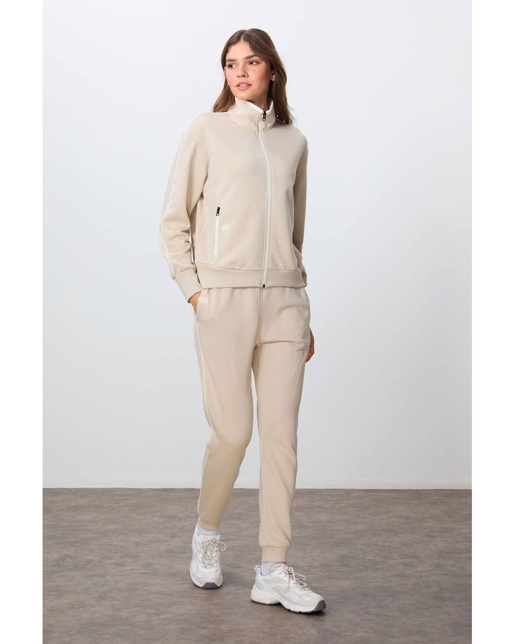 TOMMY LIFE Natural Oversized Zip-Collar Sweatshirt & Pants Set