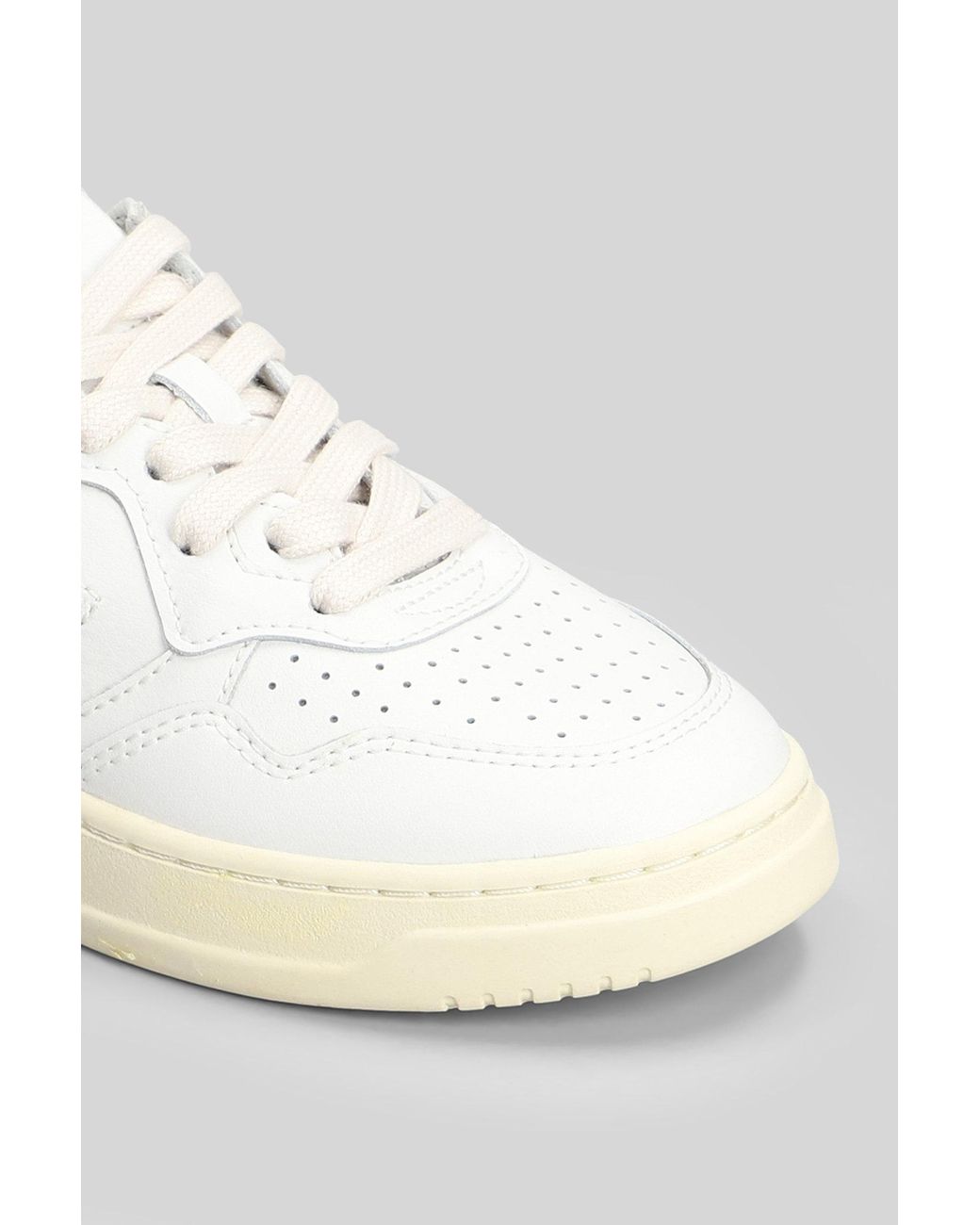 Autry White Medalist Low Sneakers