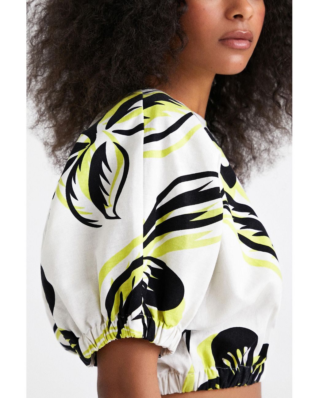 Desigual White Cropped Floral Blouse