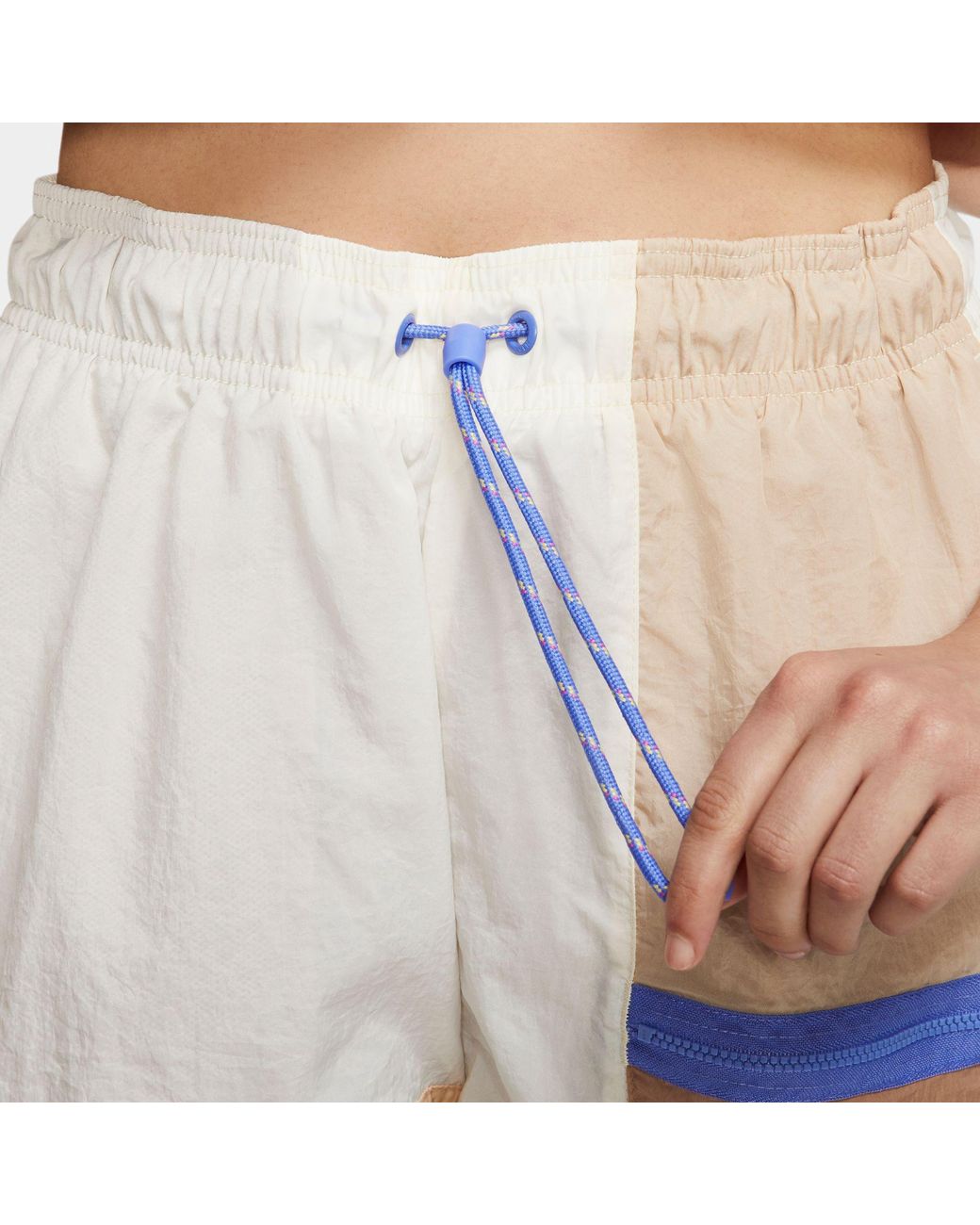 nike women's sportswear icon clash get outside shorts