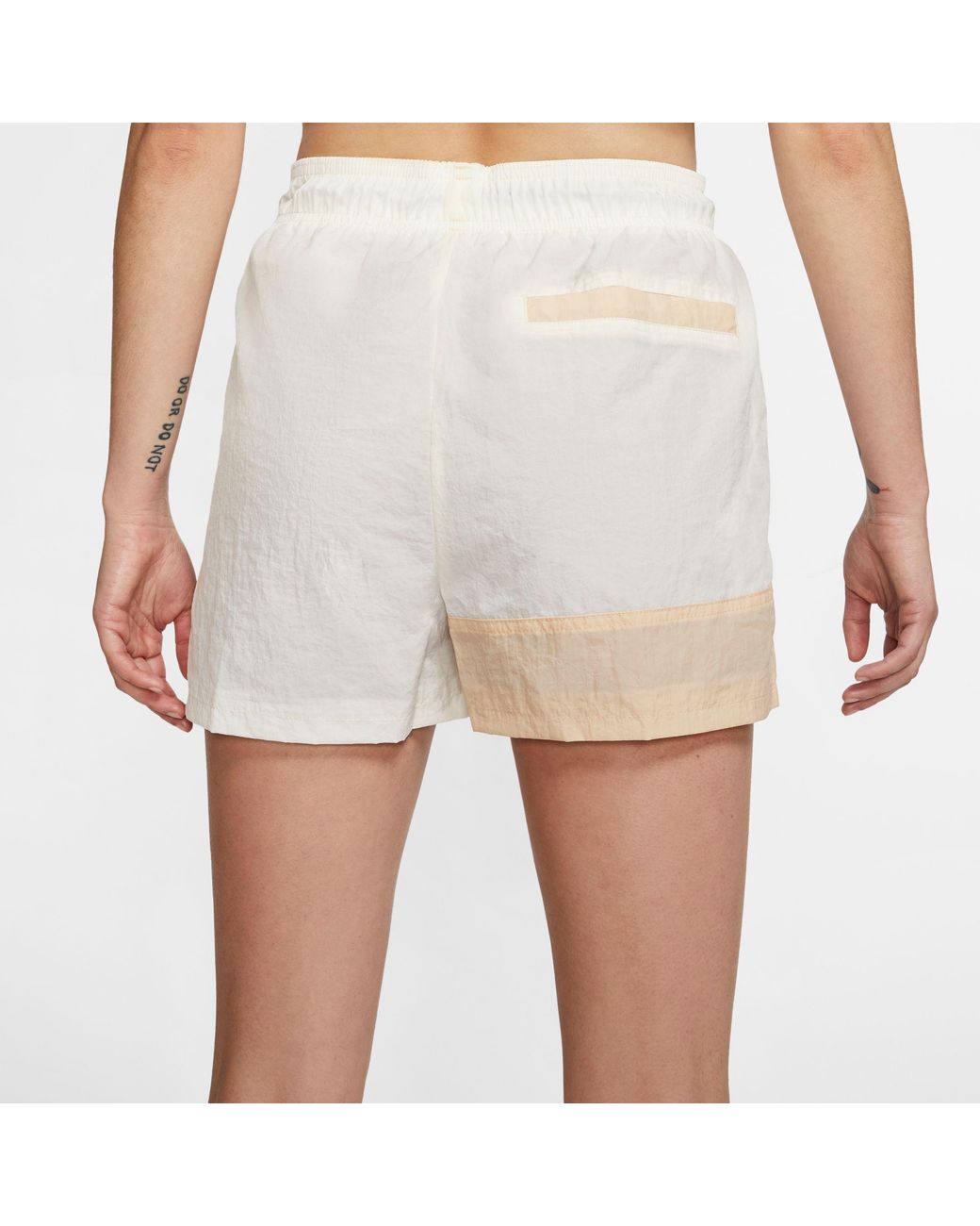 nike women's sportswear icon clash get outside shorts