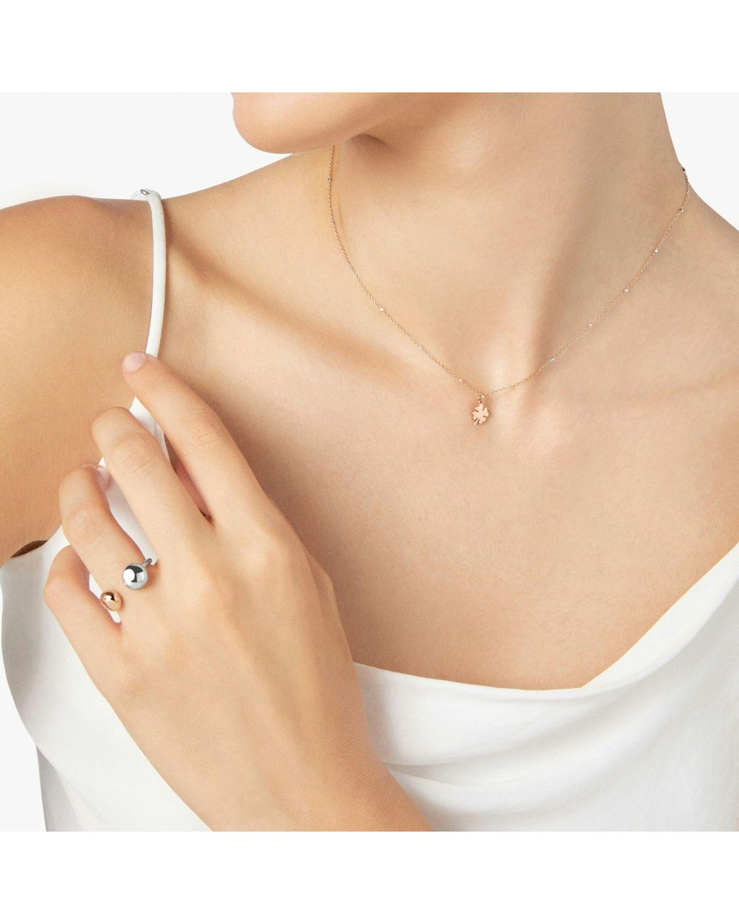 Dodo Metallic Rose Mini Four Leaf Clover Necklace