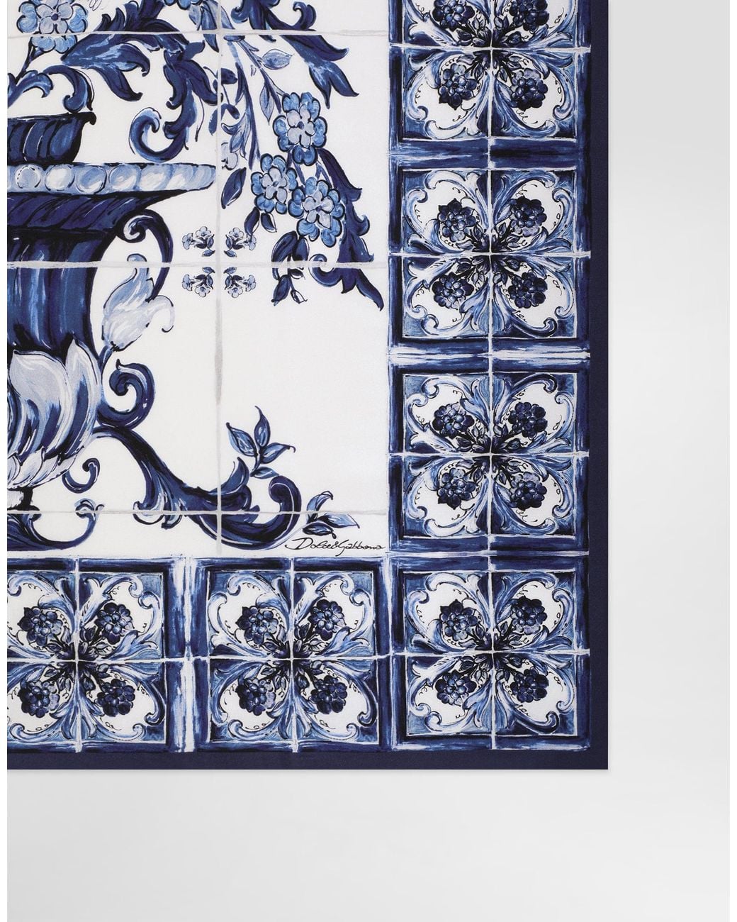 Dolce & Gabbana Blue Dg Exclusive Majolica- 90X90 Silk Twill Foulard
