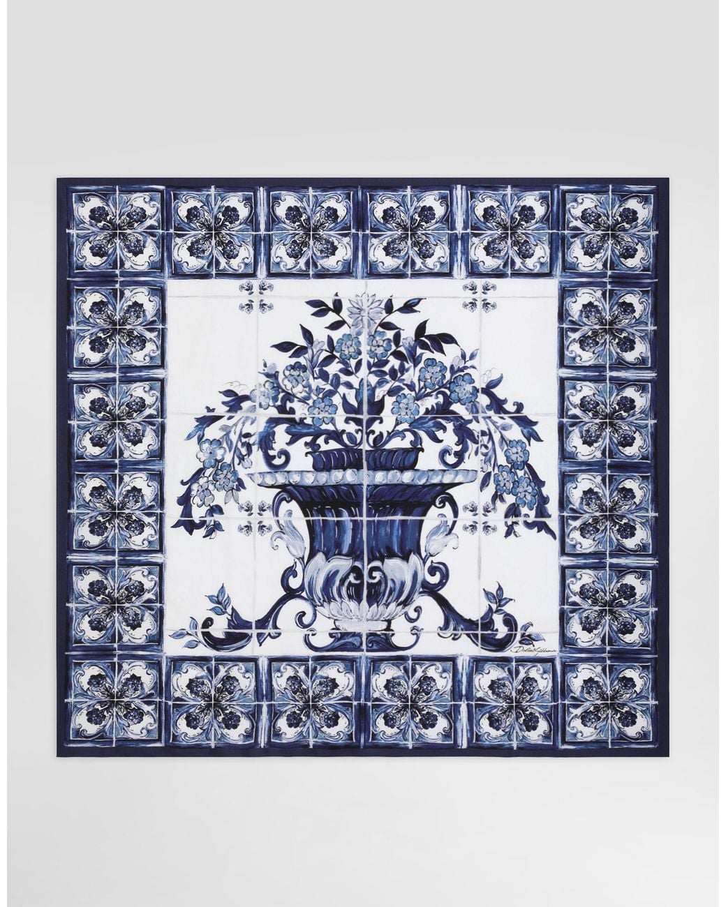 Dolce & Gabbana Blue Dg Exclusive Majolica- 90X90 Silk Twill Foulard
