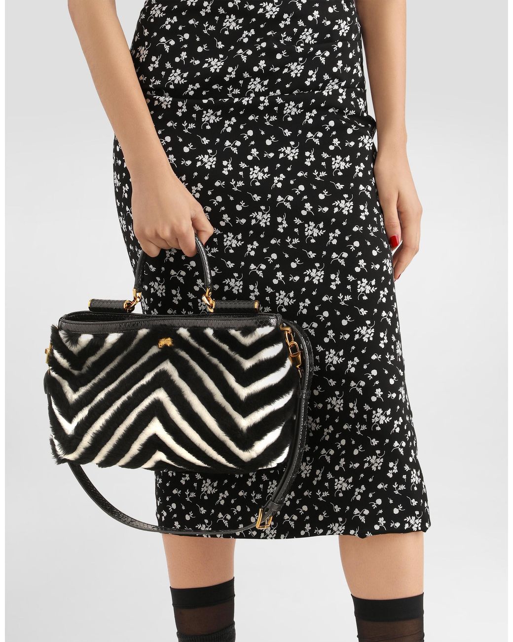 Dolce & Gabbana Black Medium Vittoria Shoulder And Crossbody Bag