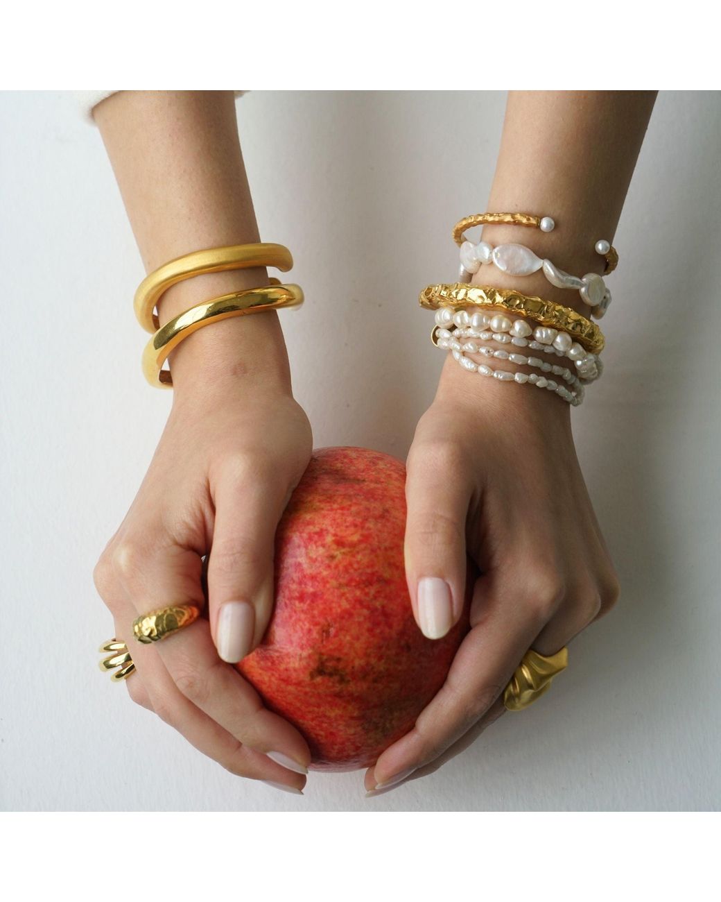 LINYA JEWELLERY Metallic Thick Asymmetric Matte Bracelet