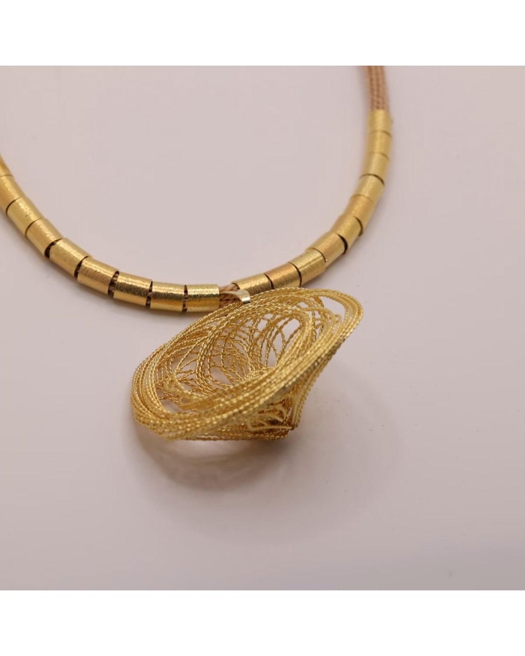 NART Metallic The Rose Buriti Necklace