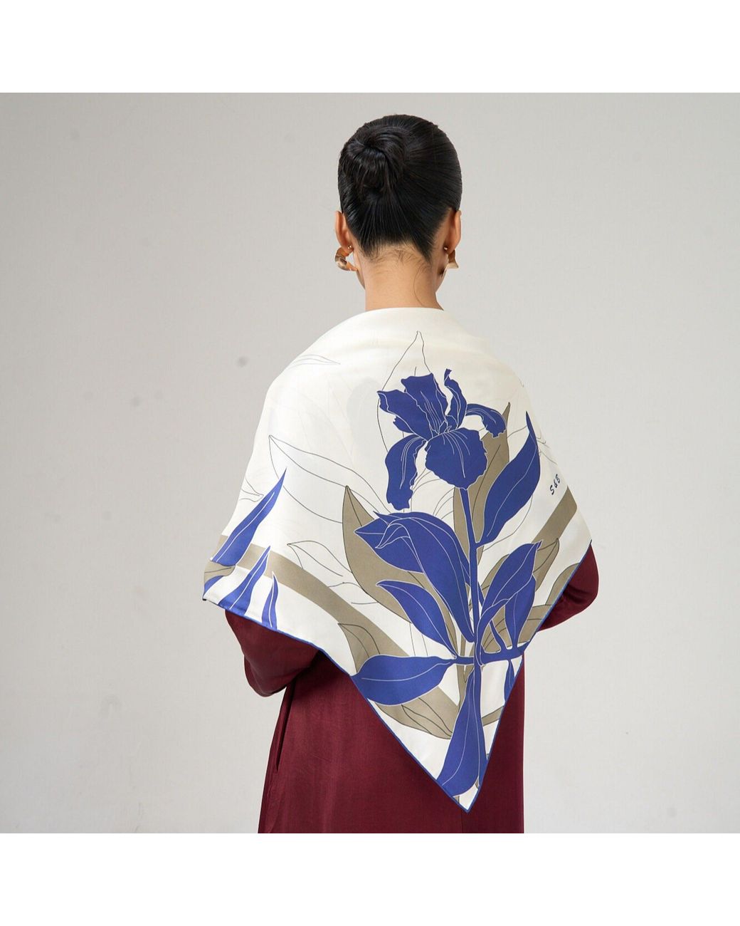 SILK & BEARS Blue Ivory Botanical Scarf