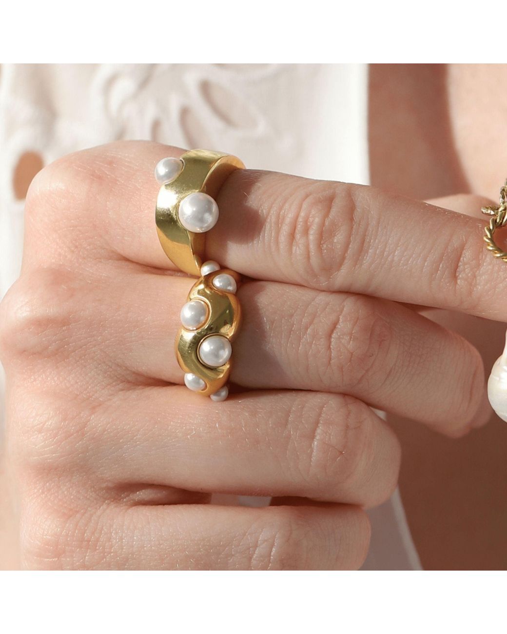 LINYA JEWELLERY Metallic Pearl Ring
