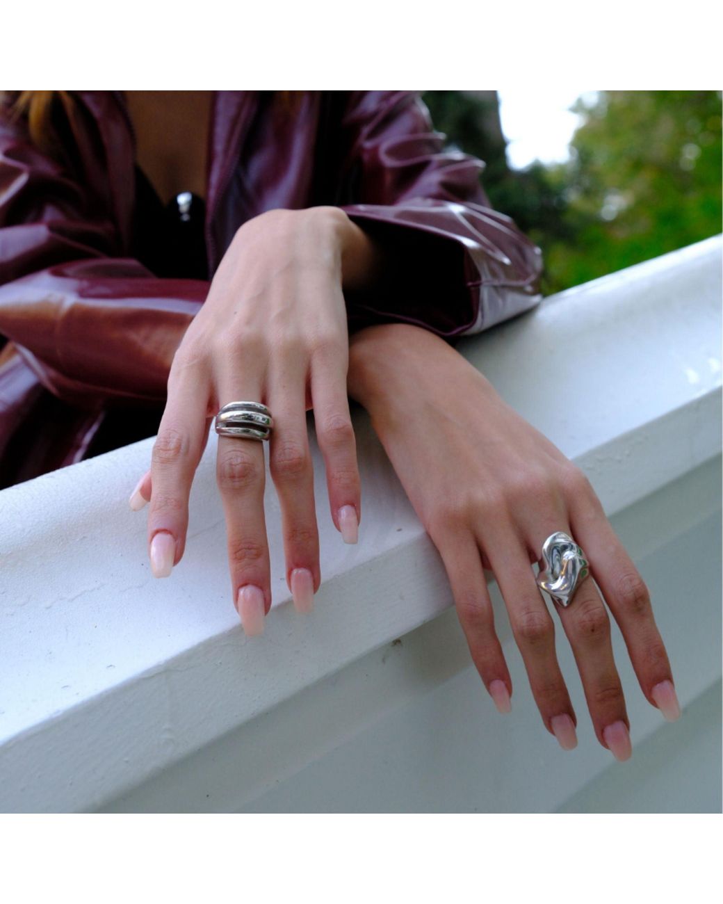LINYA JEWELLERY Metallic Shiny Hammered Big Ring