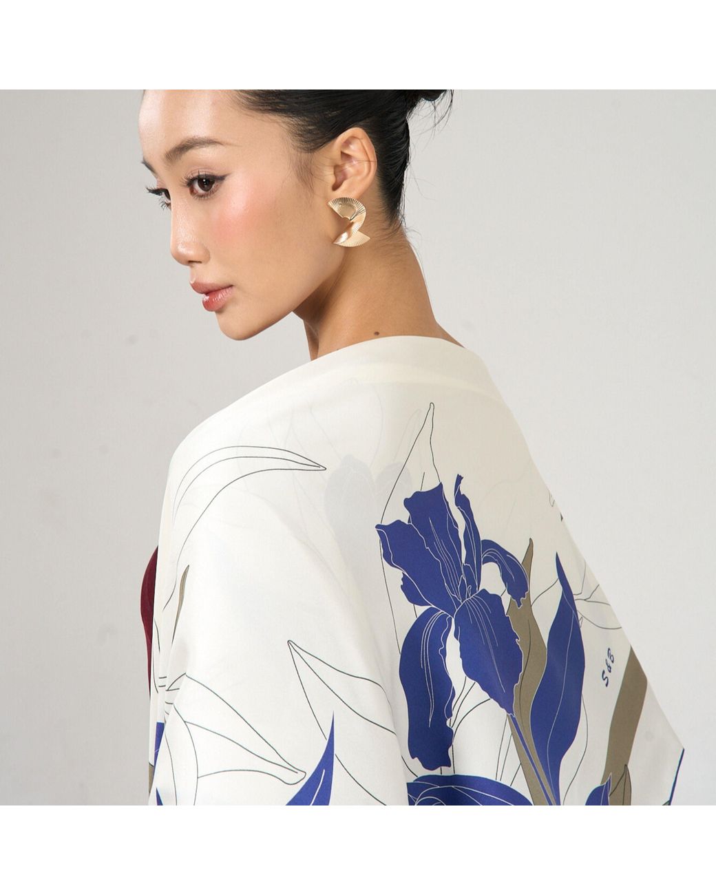 SILK & BEARS Blue Ivory Botanical Scarf