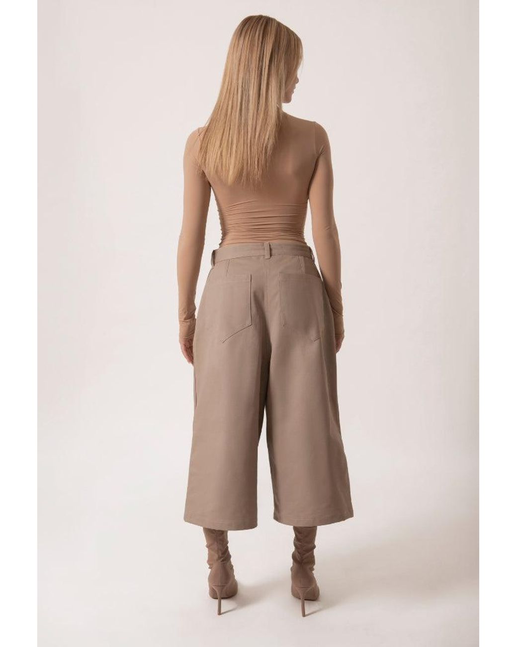 TANIA ORELLANA Brown Meseta Short