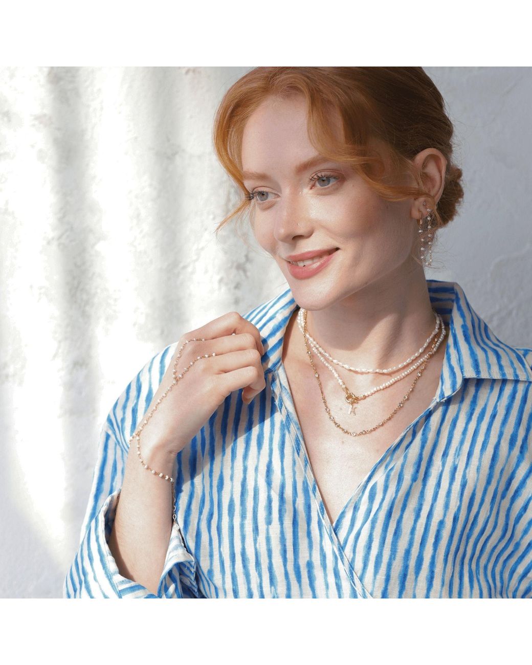 LINYA JEWELLERY Metallic Pearl Bashmer Hand Chain Sahmaran