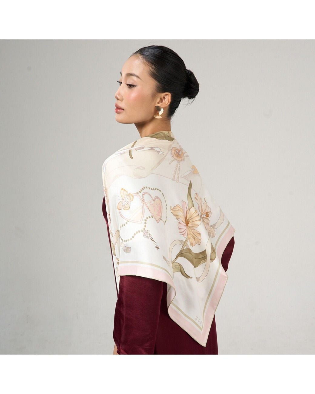 SILK & BEARS Metallic Ivory Ribbon Scarf