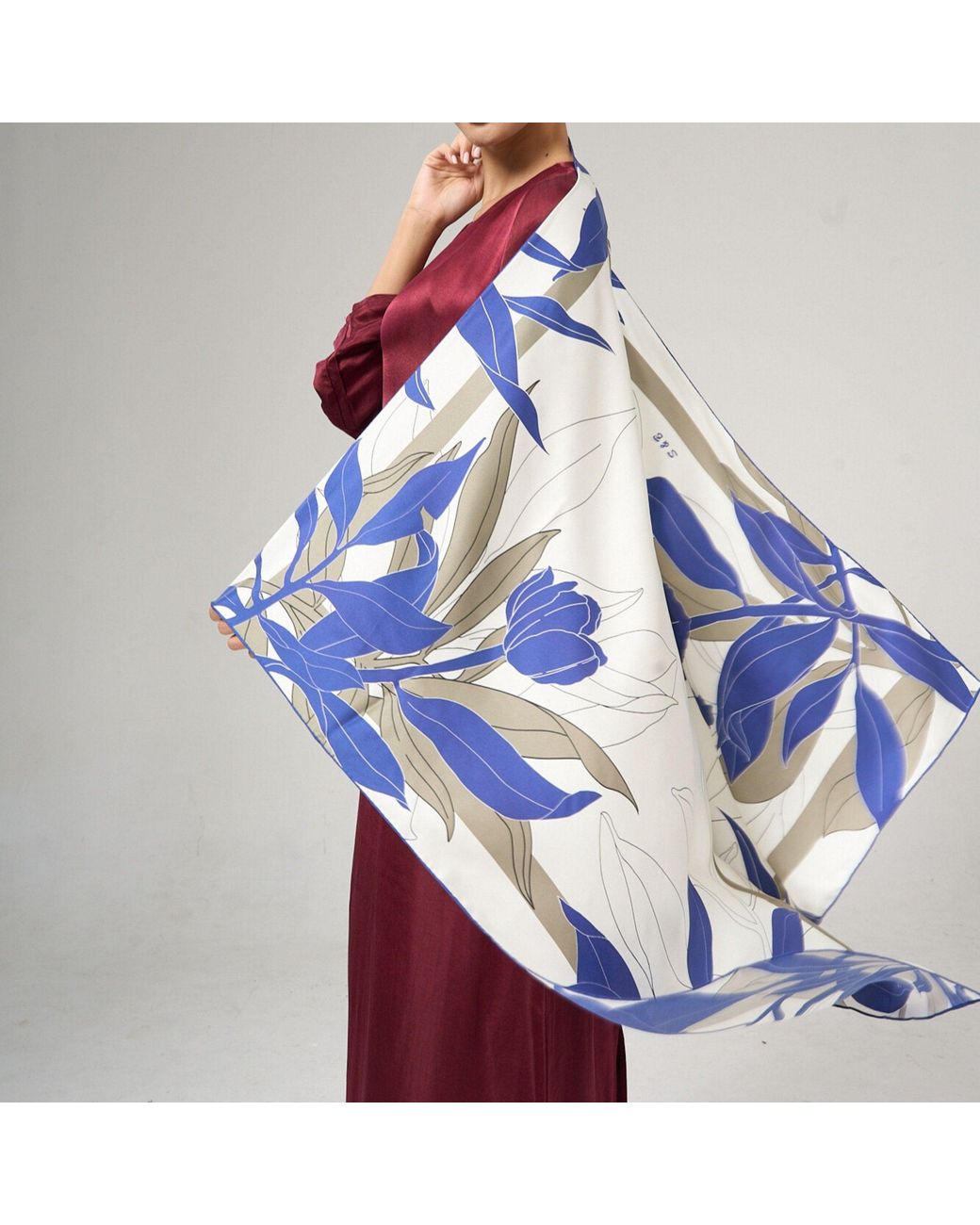 SILK & BEARS Blue Ivory Botanical Scarf
